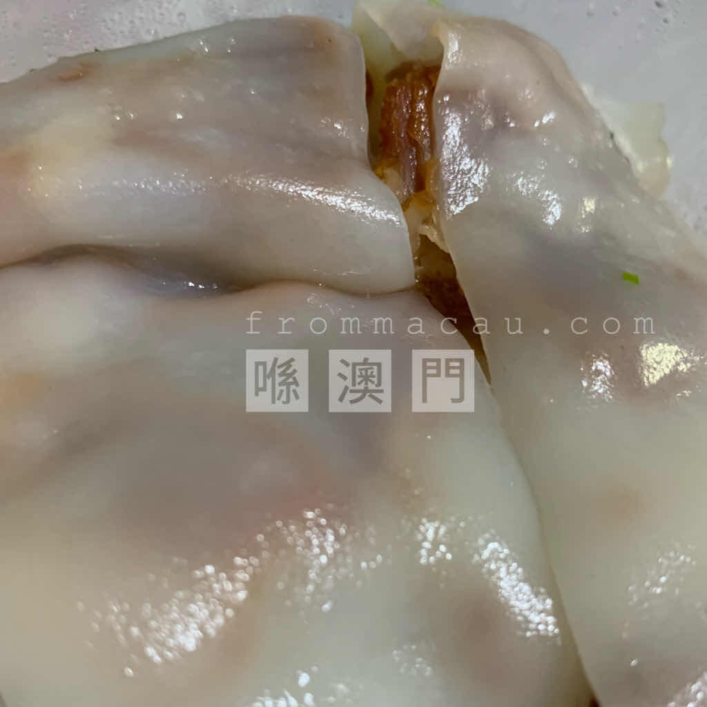 Steamed Bbq Pork Rice Rolls with thin skin stuffing at HaoLian Congee Restaurant in Fai Chi Kei (Lok Yeung), Macau