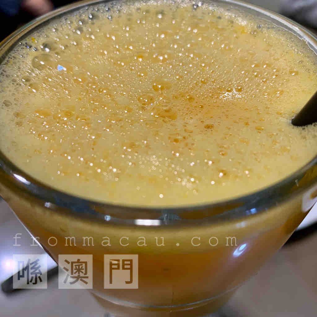 Fresh Orange Juice is sweet and sour, fresh and delectable at U Veng Kei Cafe in Supreme Flower City, Baixa da Taipa (Macau Taipa Center), Taipa.